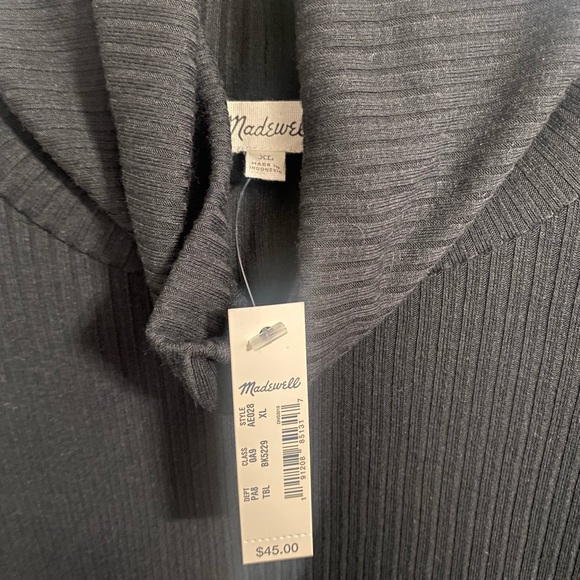 Madewell Turtlekneck - Picture 2 of 2